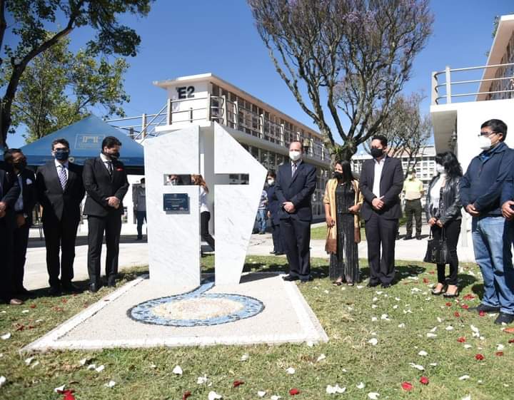 Cuenca rinde homenaje a fallecidos por COVID