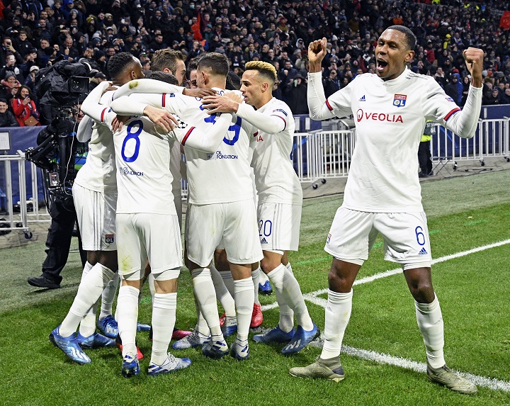 Lyon derrota a la Juventus y se gana el derecho a soñar