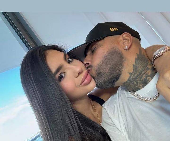 Selfie entre Nicky Jam y su pareja, Juana Valentina.