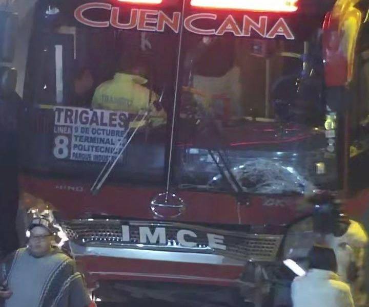 Bus chocó contra 11 vehículos