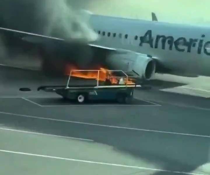 Un avión se incendió tras aterrizar de emergencia en aeropuerto de Denver, Estados Unidos
