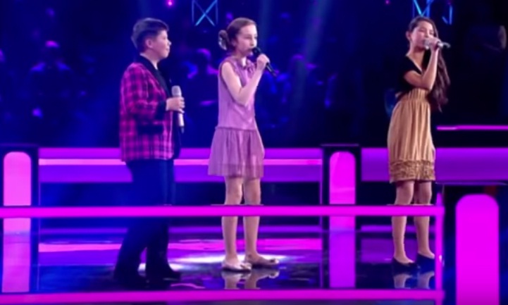 Niños sorprenden al interpretar una canción en un reality show
