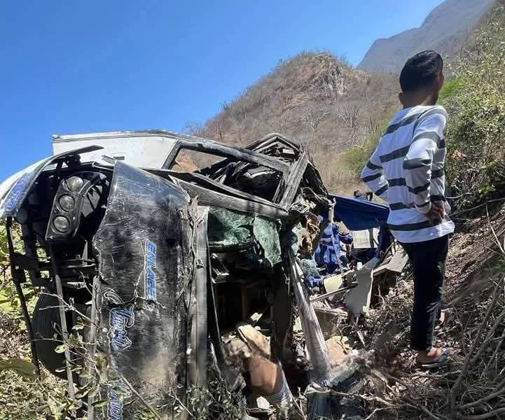 Accidente de bus en México dejo más de 10 muertos.