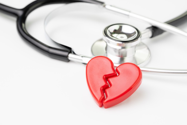 Las personas con COVID-19 tienen mayor riesgo de morir después de paro cardíaco