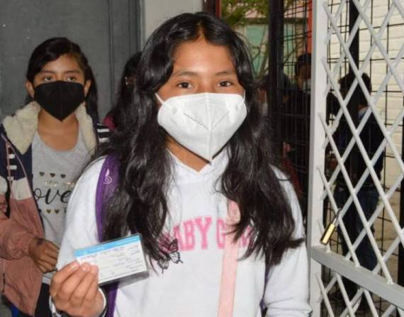 Estudiantes deben usar mascarillas en Ecuador