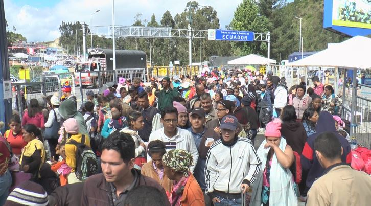 Migrantes venezolanos aceleran su viaje a Perú