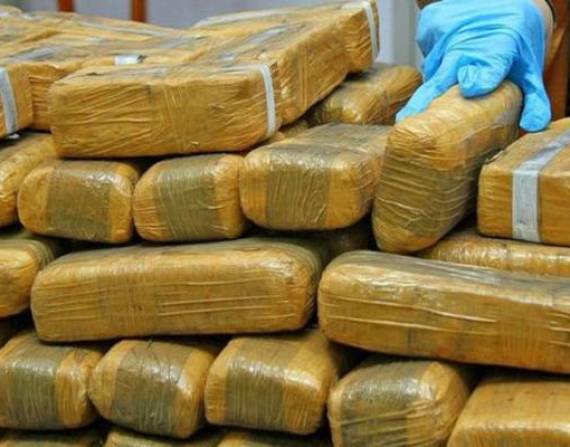 Imagen de bloques de droga incautados, proporcionada por la Fiscalía de Ecuador.