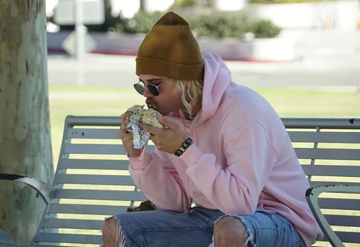 La foto viral de Justin Bieber comiendo burritos