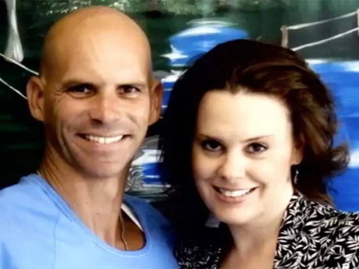 Lyle Menéndez y su esposa, Rebecca Sneed, se separan desde la cárcel, tras dos décadas de matrimonio