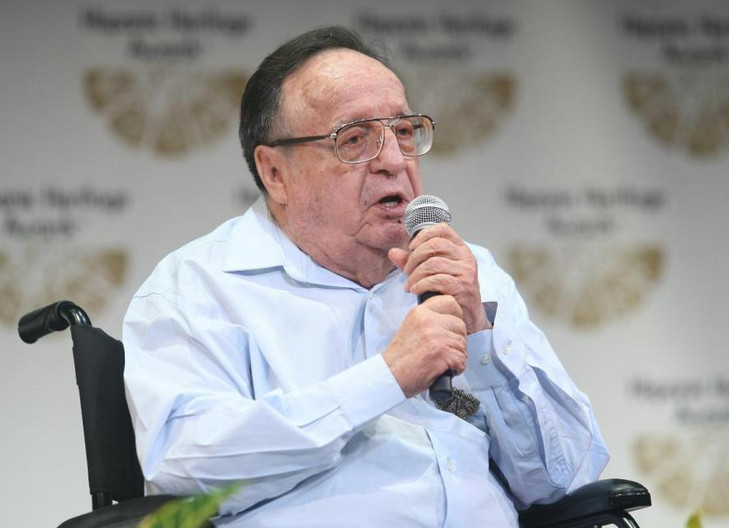 &#039;Chespirito&#039; no está hospitalizado pero su estado sigue siendo delicado