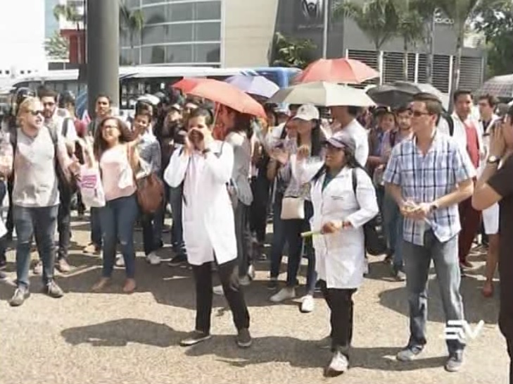 Reclamos por recorte de estipendio de internos de Medicina