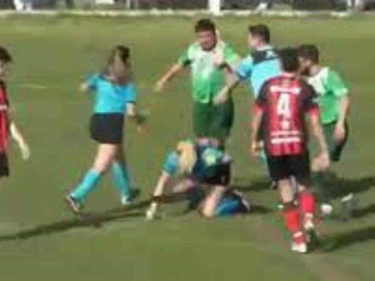 Jueza central sufre violenta agresión de parte de un jugador en el fútbol argentino
