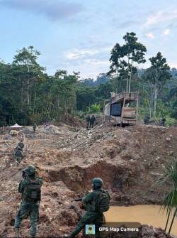 En 10 provincias se ha detectado minería ilegal en 2025. Son tres grupos criminales los que encabezan las operaciones ilícitas.