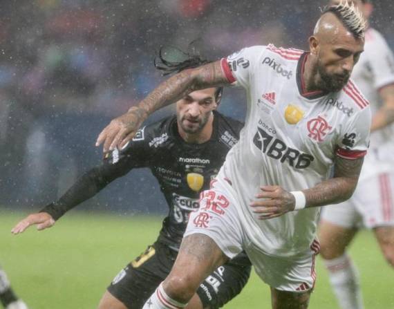 Arturo Vidal, mediocampista chileno del Flamengo.
