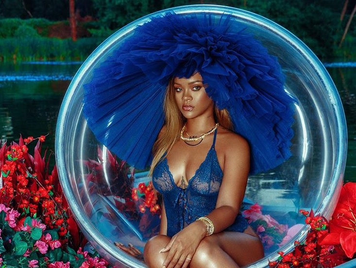 Rihanna enloquece a fans con su nueva línea de ropa