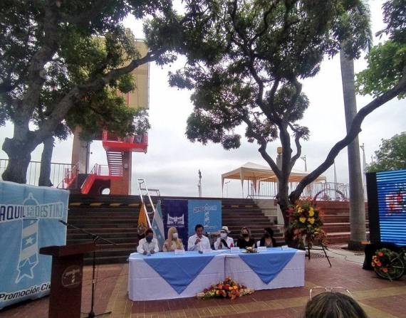 Rueda de prensa para anunciar el Festival de las Flores”, que se desarrolla por primera vez en Guayaquil, denominado.