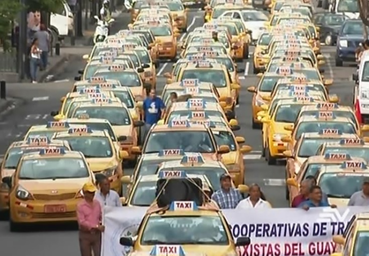 3 mil taxistas recorrieron calles de Guayaquil