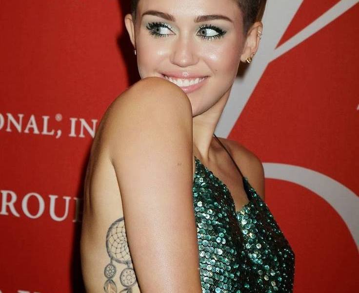 Miley Cyrus se desnuda para la lente de David La Chapelle