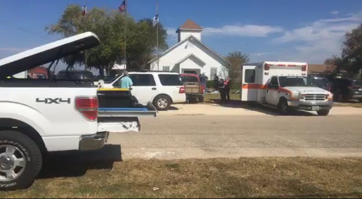 Al menos 20 personas fallecidas deja tiroteo en una iglesia de Texas