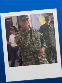 Un soldado colombiano se viralizó por su interpretacion de Waka Waka.