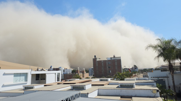 Impactante tormenta de arena azota la región de Ica en Perú