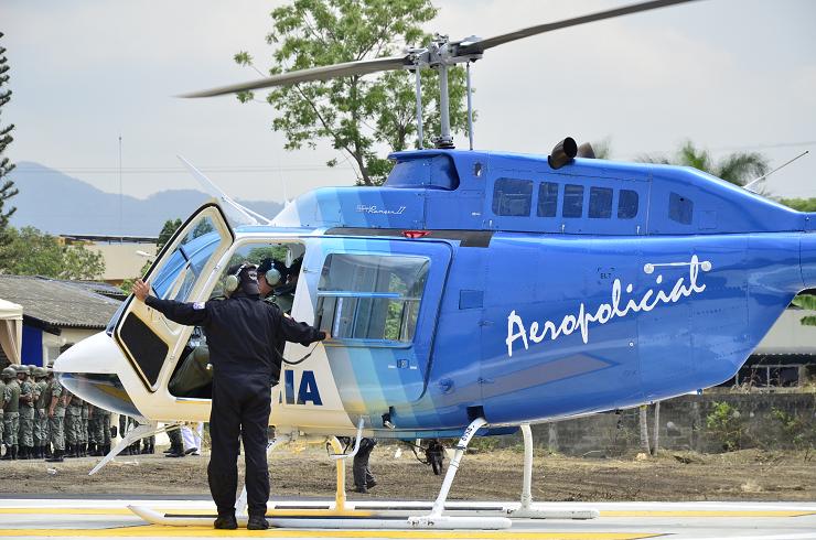 Un helicóptero ecuatoriano fue atacado en la frontera con Colombia