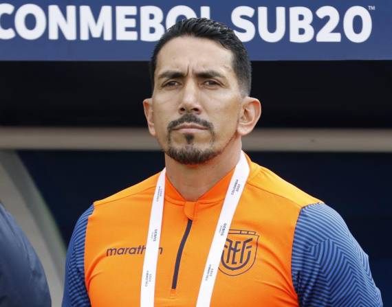 El DT ecuatoriano ha sido duramente criticado por la actuación de sus dirigidos en el Sudamericano Sub 20.