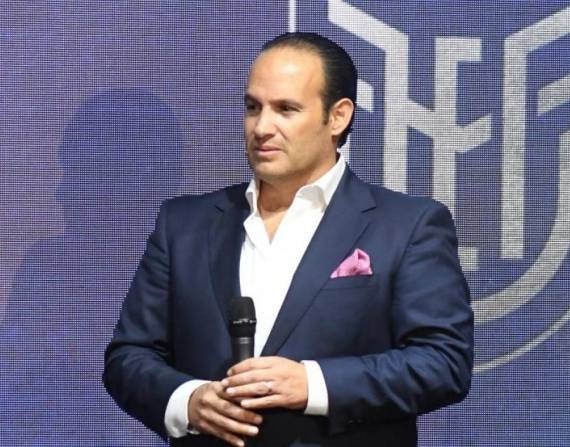 El presidente de la FEF, Francisco Egas habló sobre el caso de Byron Castillo en la FIFA.