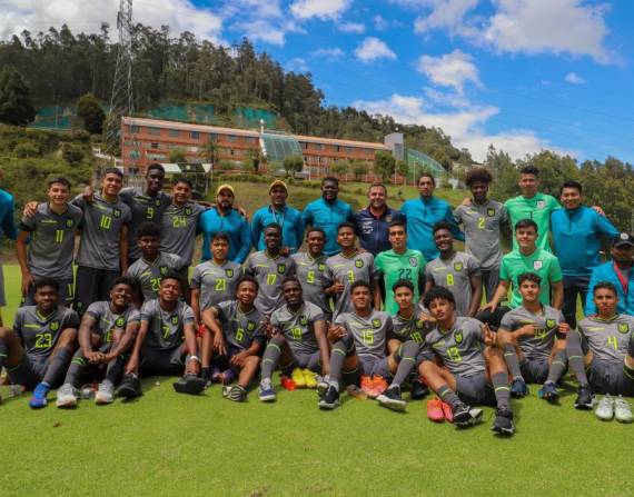 La 'Mini Tri' realizó una gran actuación en lo que fue su primera 'prueba' pensando en clasificar al Mundial.