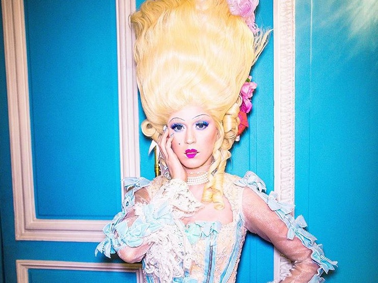 Katy Perry se transforma en Maria Antonieta en su video "Hey Hey Hey"