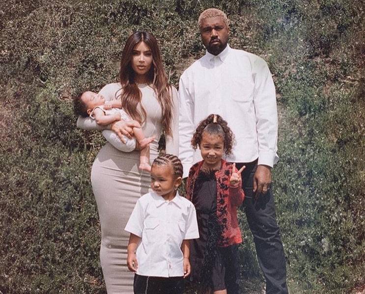 Kim Kardashian compartió foto inédita de su familia
