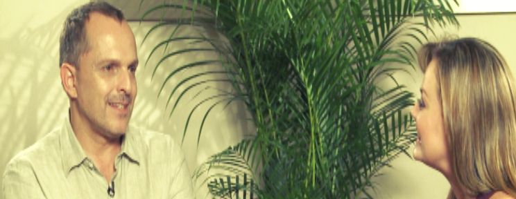 Conoce algunas de las frases más destacadas de Miguel Bosé en la entrevista exclusiva de En Contacto