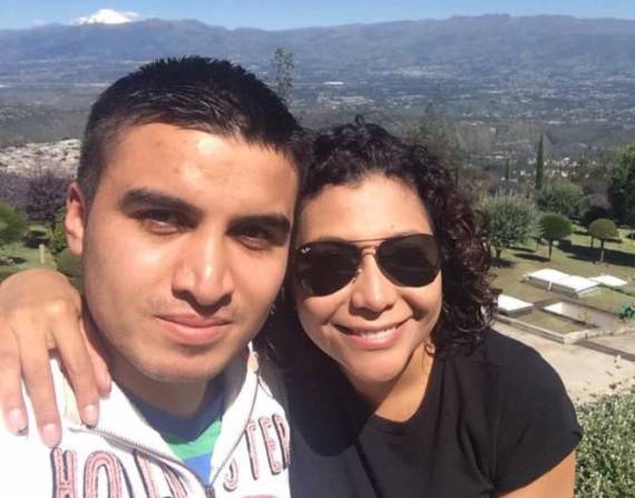 María Belén Bernal junto a su esposo, el teniente Germán Cáceres del Salto, prófugo.