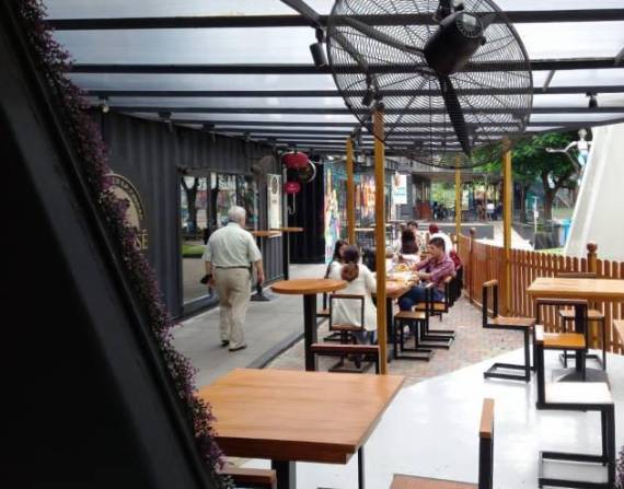Locales de restaurantes vienen sufriendo la pérdida de clientes desde la pandemia y ahora son afectados por la inseguridad en Guayaquil.