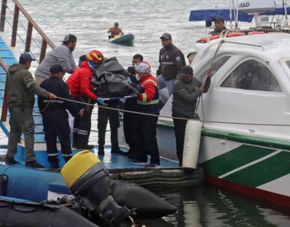 Se registró un naufragio en Galápagos que dejó cuatro personas fallecidas.
