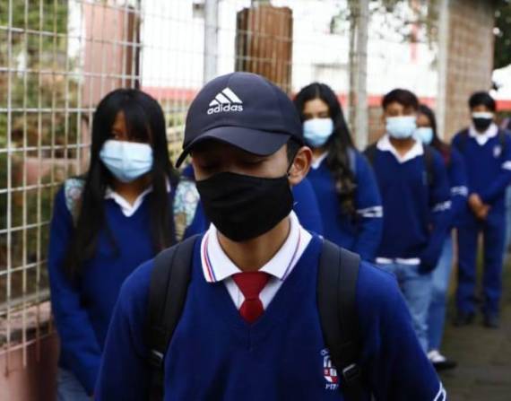 Clases presenciales en Quito se retomarán este lunes en cinco distritos, anuncia el Ministerio de Educación