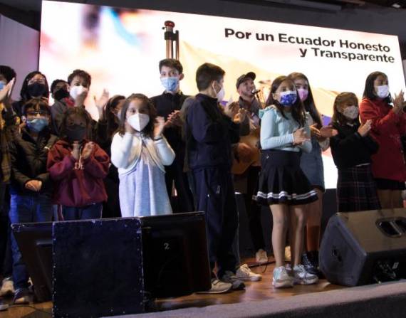 La Cámara de Comercio de Quito organizó Tu Voz por la Honestidad y premió a los ganadores de Crecer Honesto