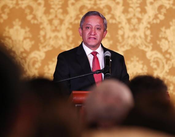 Patricio Carrillo informó que las redes piramidales de captación de dinero que salpican a uniformados.