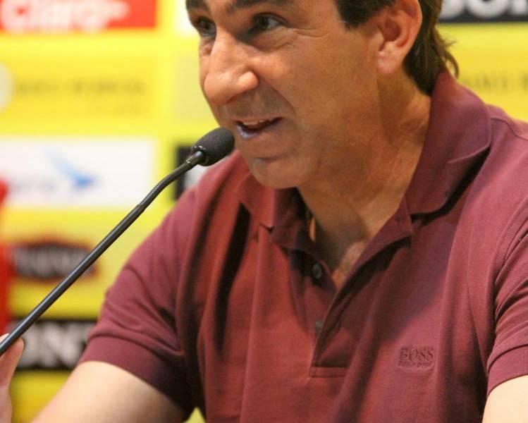 Gustavo Costas demanda a Barcelona Sporting Club
