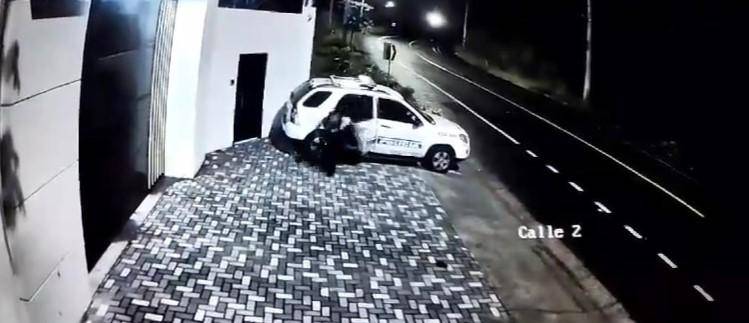 Un policía fue asesinado mientras resguardaba la vivienda de Roberta Zambrano, prefecta de Esmeraldas