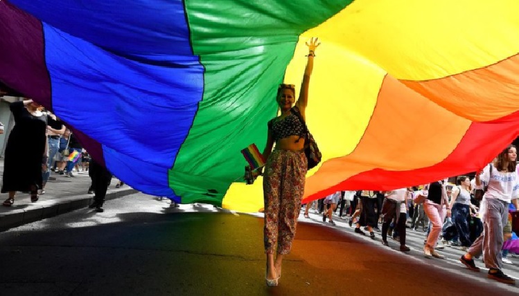 Iniciativa del colectivo LGBTI en Ecuador fomenta inclusión laboral