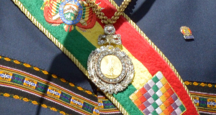 Roban la histórica medalla presidencial de Bolivia