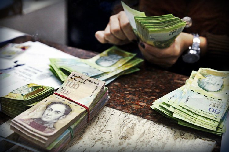 Venezuela comienza a decomisar billetes que ingresan por Colombia