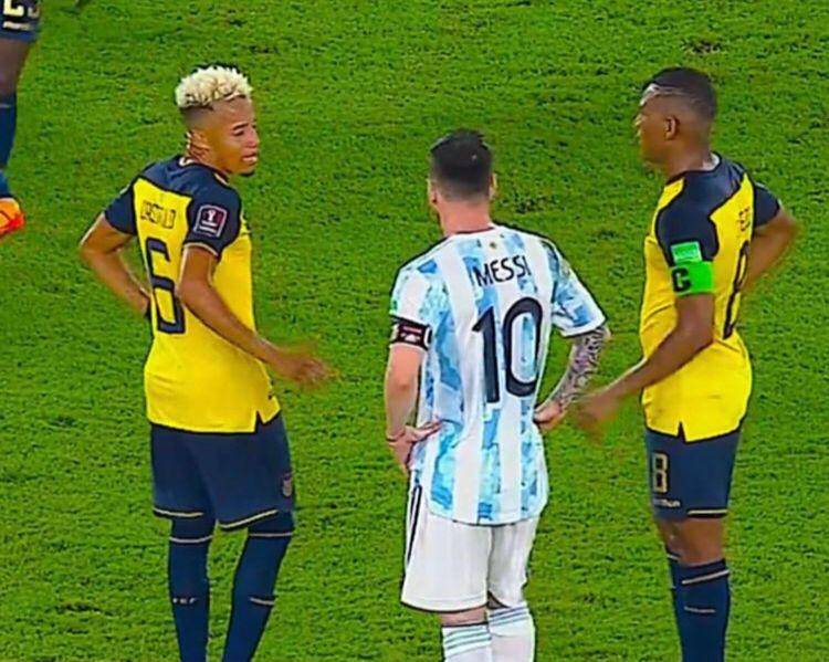Byron Castillo intercambió camiseta con Lionel Messi