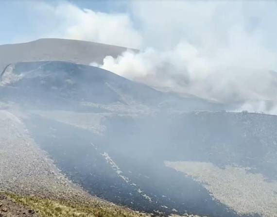 Incendio forestal en el nevado Chimborazo.