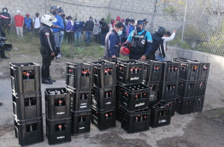 En Quito detienen fiesta clandestina con 200 personas