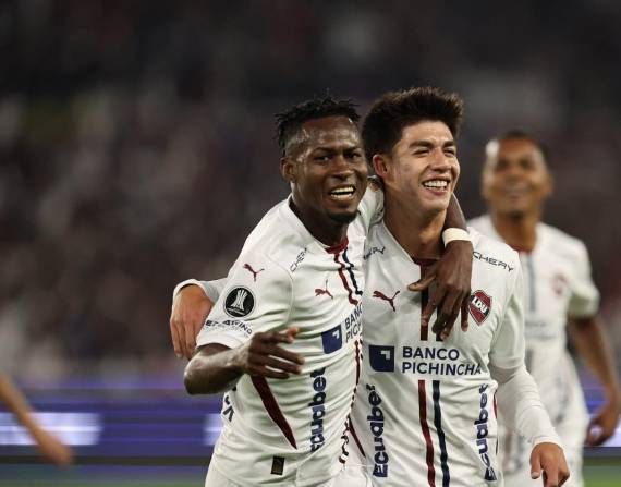 LDUQ celebrando su pase a la final.