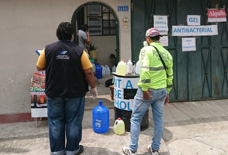 Decomisan más de 3.000 galones de alcohol sin registro sanitario durante abril