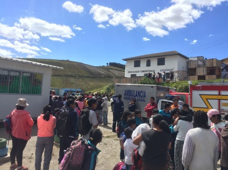 Denuncian muerte de menor en Quito al salir a recreo