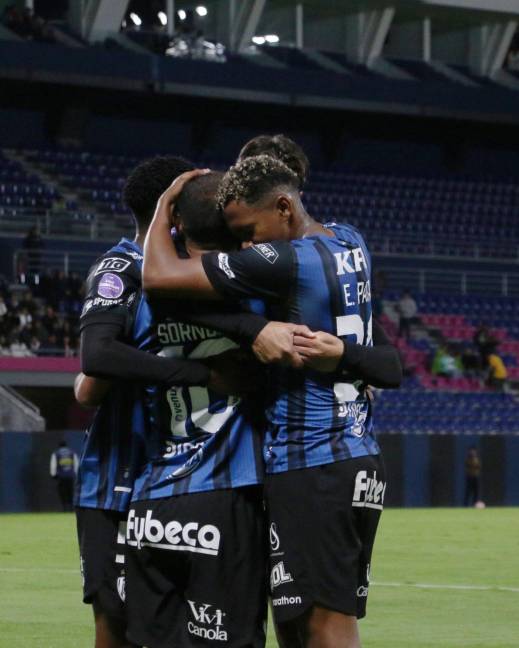 Universitario de Perú negocia el fichaje de dos jugadores de Independiente del Valle.